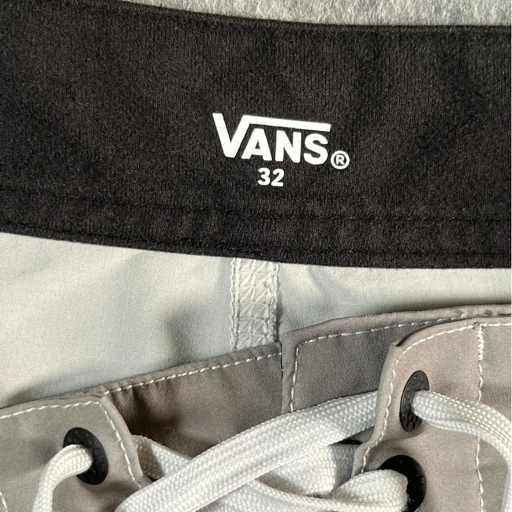 VANS Mens 32 Boardshorts Black Checkerboard Side 7" inseam - Picture 5 of 11